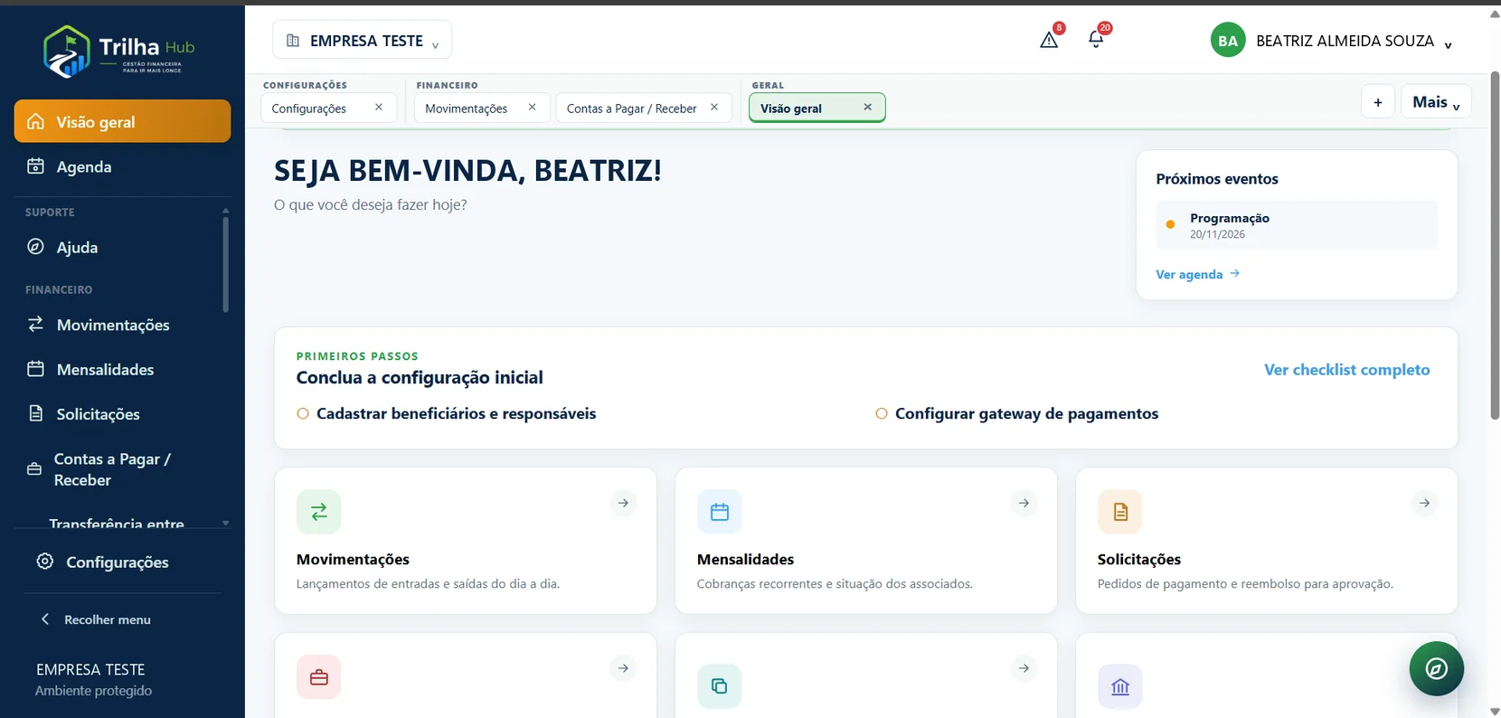 Painel inicial do Trilha HUB com menu lateral, atalhos para movimentações, mensalidades e solicitações e o checklist de primeiros passos